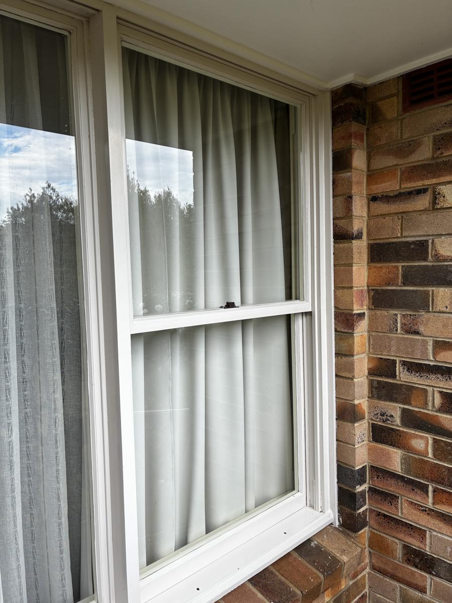 Clean double-hung window